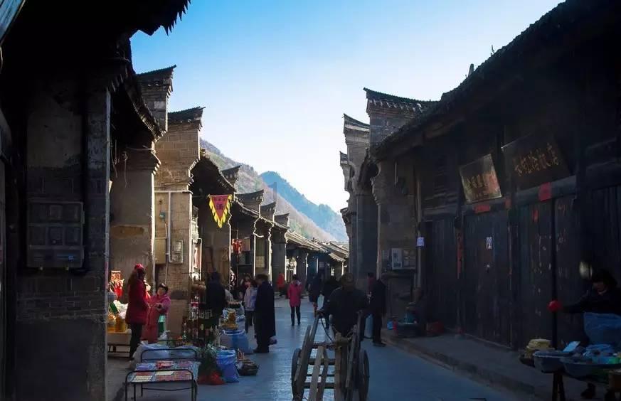 对于异地银行卡在POS机上刷卡会收手续费吗?- 红迪网平台